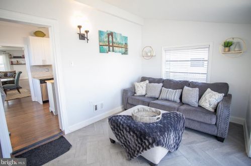 26 Ridgeway Ave, Manor PA 19036-1923 exterior