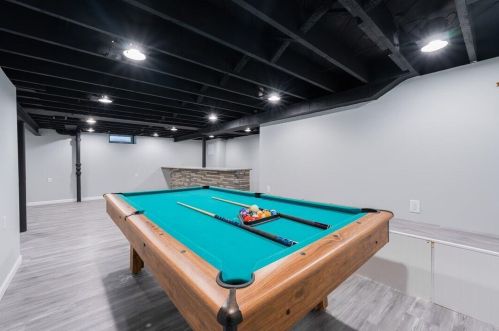 9504 Palmetto Ave, Milwaukee WI  53222-1558 exterior