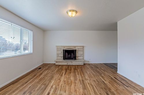 8146 Bryce Dr, Sandy UT 84070-0457 exterior