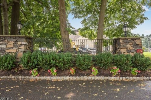 320 South St, Morristown NJ 07960-6076 exterior