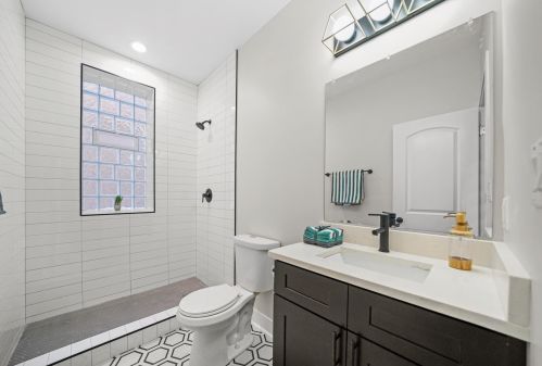 6511 Peoria St, Chicago IL 60621-1907 exterior