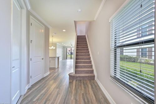 7948 Bristol Cir, Naples, FL