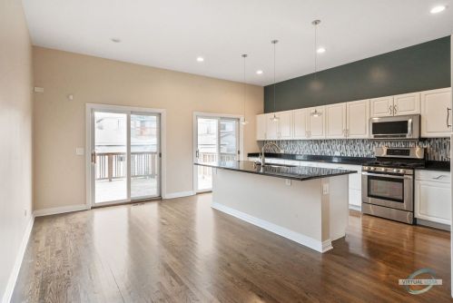 3835 Parnell Ave, Chicago IL 60628-7121 exterior