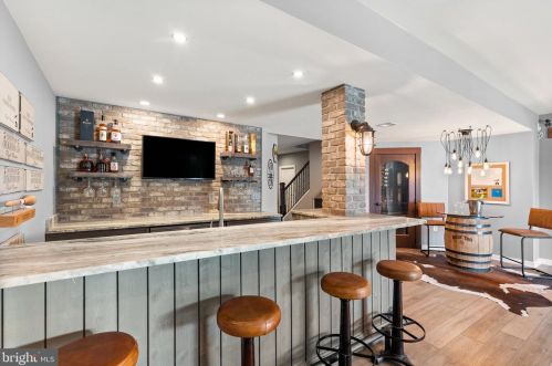 23073 Creighton Farms Dr, Leesburg VA 20175-6491 exterior