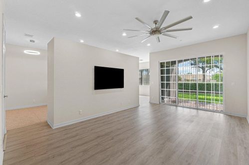 57 Lancaster Rd, Boynton Beach FL 33426-8431 exterior