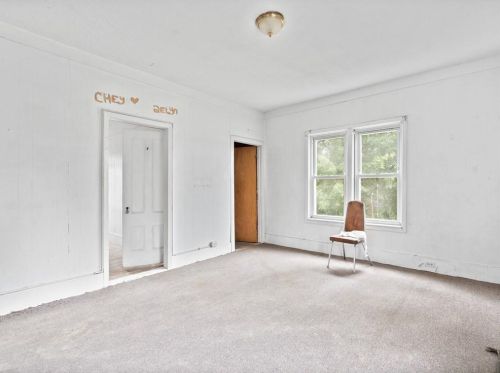 213 Pavilion Ave, Providence RI 02905-1621 exterior