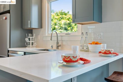 1715 Ashby Ave, Berkeley CA 94703-2131 exterior