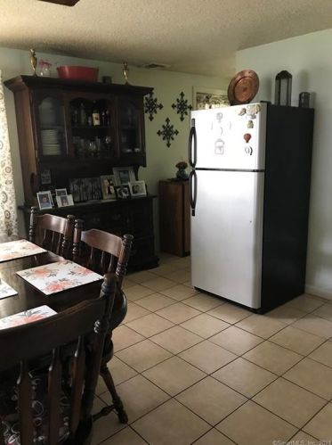 27 Mclaughlin Ter, Derby CT 06418-2126 exterior