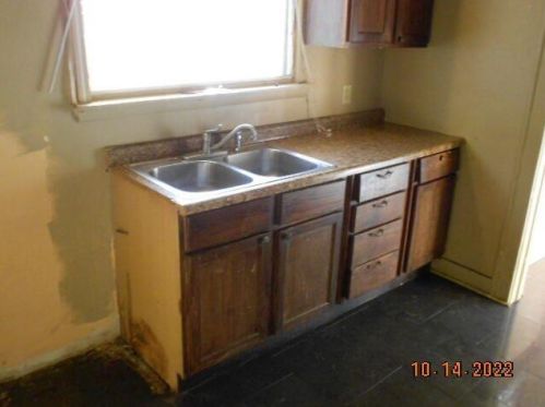 1624 Stockbridge Ave, Kalamazoo MI 49001-4019 exterior