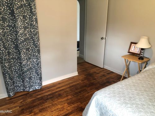 3111 Macarthur Rd, Meskegon MI  49442-1538 exterior