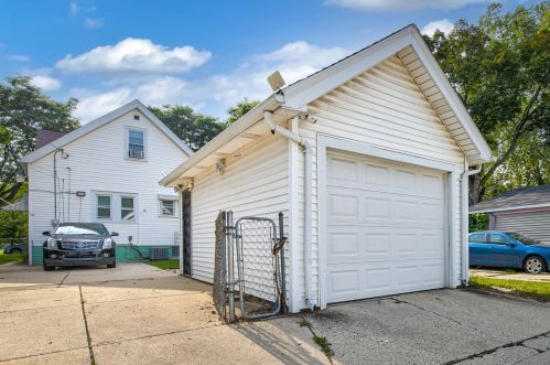 3264 41, Milwaukee WI 53215-4029 exterior