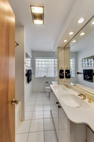 322 Kenmore Ave, Elmhurst IL 60126-3518 exterior