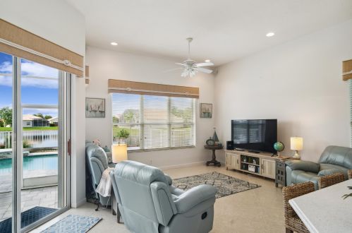 410 Aqua Vista Ln, Fort Pierce FL  34986-2645 exterior