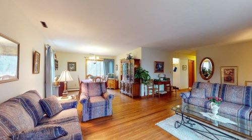 10 Oxcart Dr, Windsor CT 06095-1218 exterior