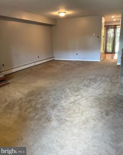 1808 Walnut Ridge Est, Pottstown PA  19464-3066 exterior