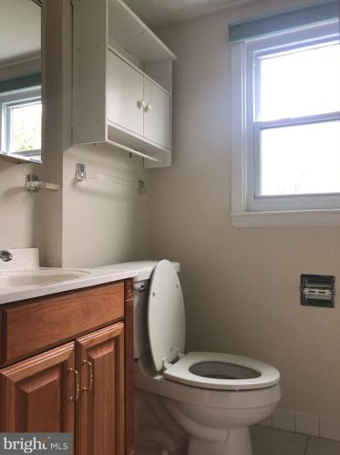 2084 Williamsburg Rd, Huntingdon Valley PA  19006-6757 exterior