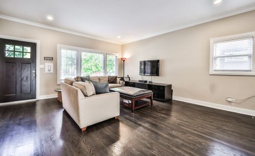 2421 Cuyler Ave, Chicago, IL 60618-3703