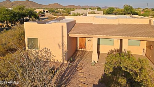 39515 3rd Ave, Phoenix, AZ 85086-7123