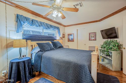 8938 Country Clb Dr, Chandler AZ 85248-6417 exterior