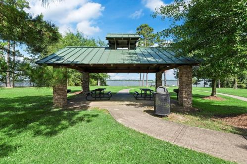 8642 Lighthouse Lk Ln, Humble TX 77346-5802 exterior