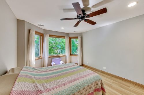 6221 Kildare Ave, Chicago IL 60803-2109 exterior