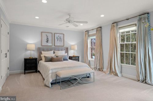 613 Royal St, Alexandria VA  22314-2031 exterior