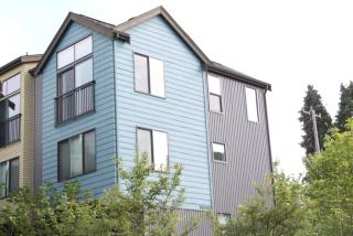 10701 Greenwood Ave, Seattle WA  98133-8879 exterior