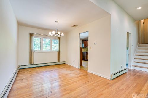 19 Marshall Dr, Edison NJ  08817-2910 exterior