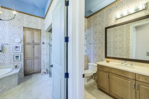 2239 Residence Cir, Naples FL 34105-3084 exterior