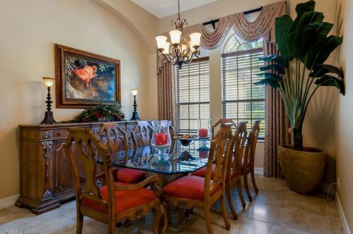 819 Bentwood Dr, Naples FL 34109 exterior