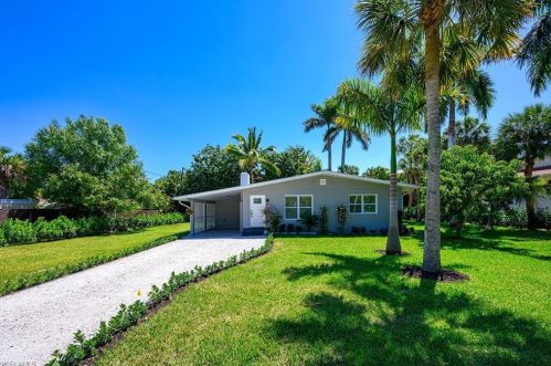 1315 Sandpiper St, Naples FL 34102-1508 exterior