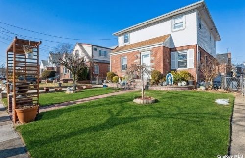 69 Fritchie Pl, Valley Stream, NY 11580-2514