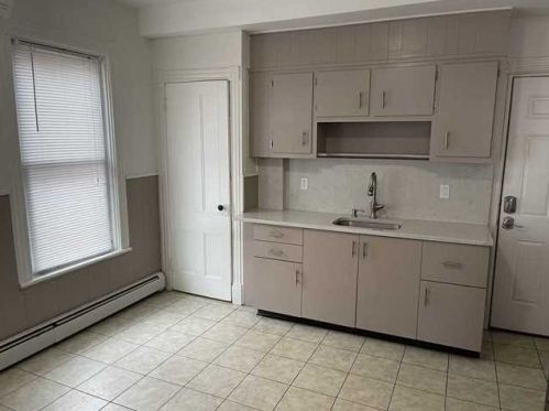 2 Charles St, Poughkeepsie NY  12601-2214 exterior