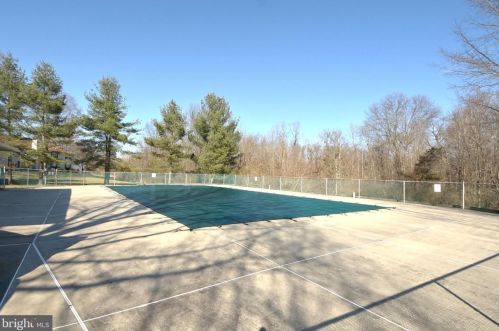 25 Jasmine Ct, Trenton NJ 08648-4808 exterior