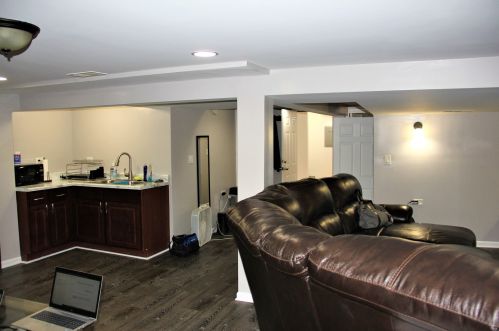 8733 Harper Ave, Chicago IL 60619-4606 exterior