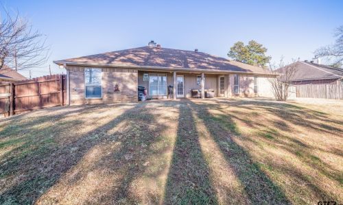 704 Cheryl St, Longview TX 75604-1044 exterior