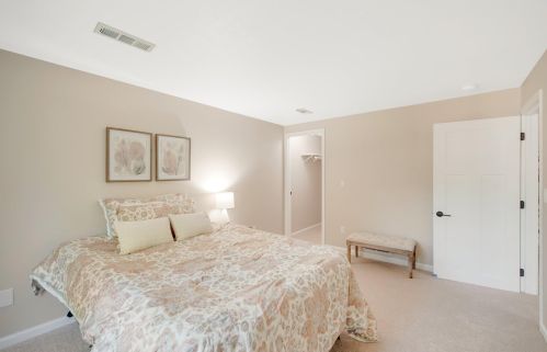 8706 134 St, Saint Paul MN 55124-7232 exterior