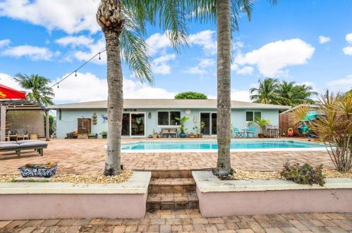 2586 10 St, Boynton Beach FL 33426-7403 exterior