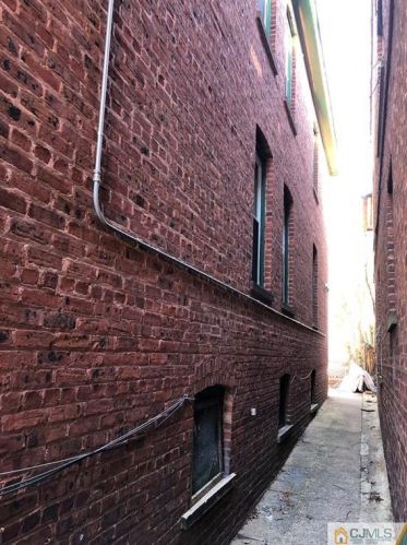 244 Hamilton St, New Brunswick NJ 08901-2206 exterior