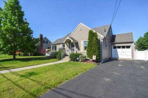 132 Ashbrook St, Springfield, MA 01118-1203