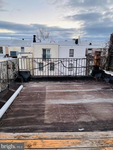 1026 Ellsworth St, Philadelphia PA 19147-4622 exterior