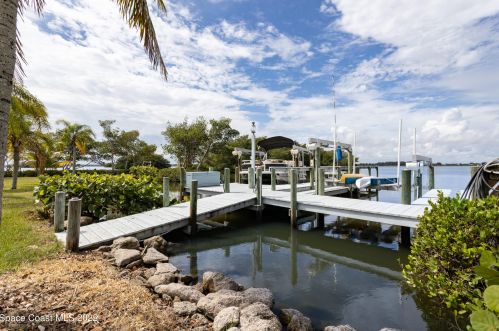 2945 Newfound Harbor Dr, Merritt Island FL 32952-2861 exterior