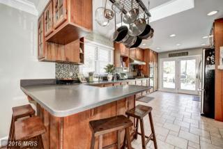 3404 Sunny View Dr, Alexandria VA  22309-1912 exterior