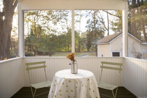 95 Old Post Rd, Red Hook NY 12571-2219 exterior