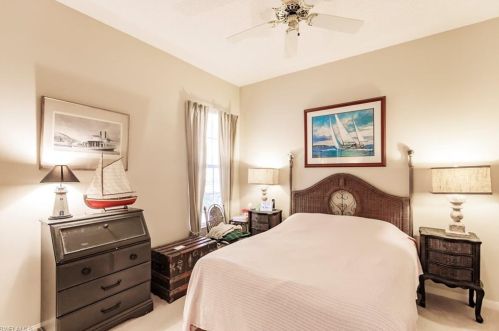 3432 Donoso Ct, Naples FL 34109-1395 exterior