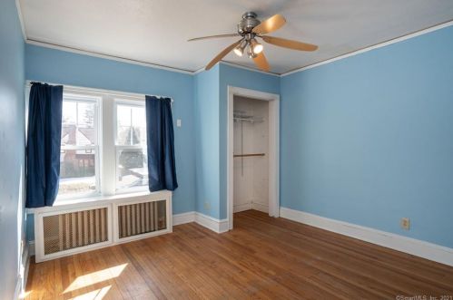 566 Park Rd, Hartford CT 06119-1749 exterior