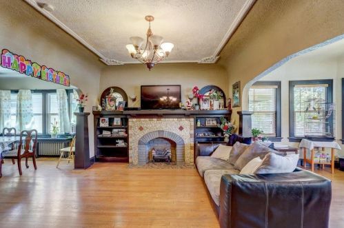 2106 34, Milwaukee WI 53215-2301 exterior