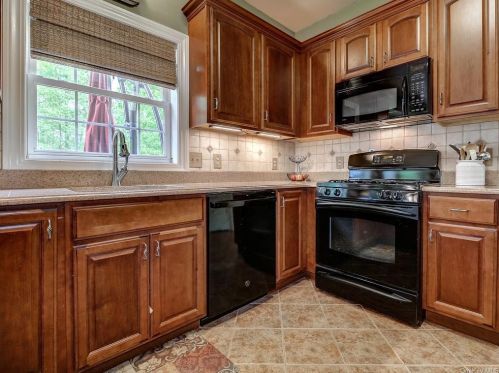 36 Melissa Ter, Middletown NY 10941-3366 exterior