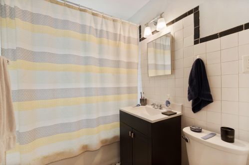 556 61, Milwaukee WI 53213-4166 exterior