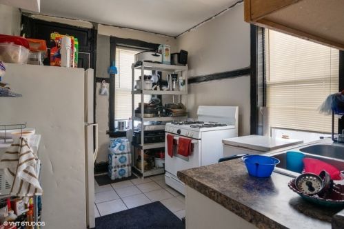 1242 Lawndale Ave, Chicago IL 60655-3315 exterior